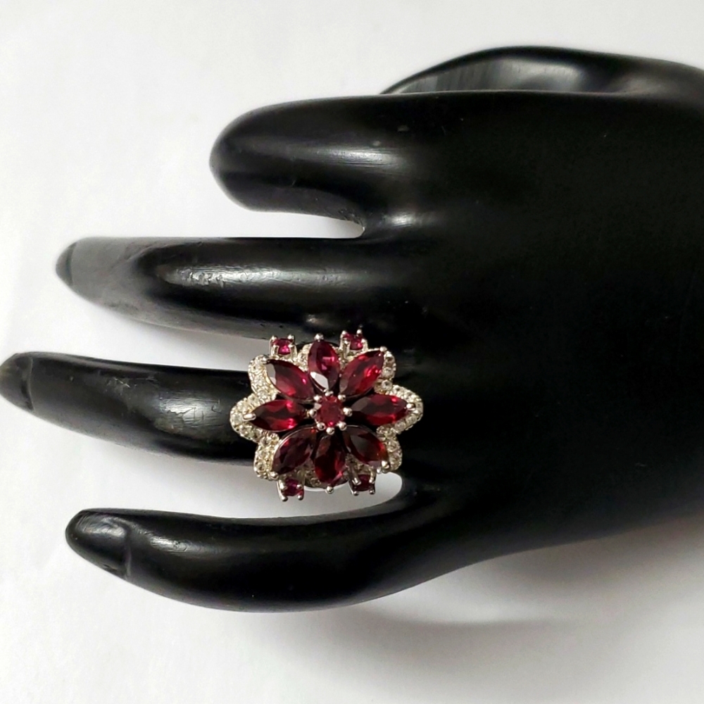 Watch Video / Rare Garnet Pink Sapphire Sterling Silver 925 Flower Halo Ring
